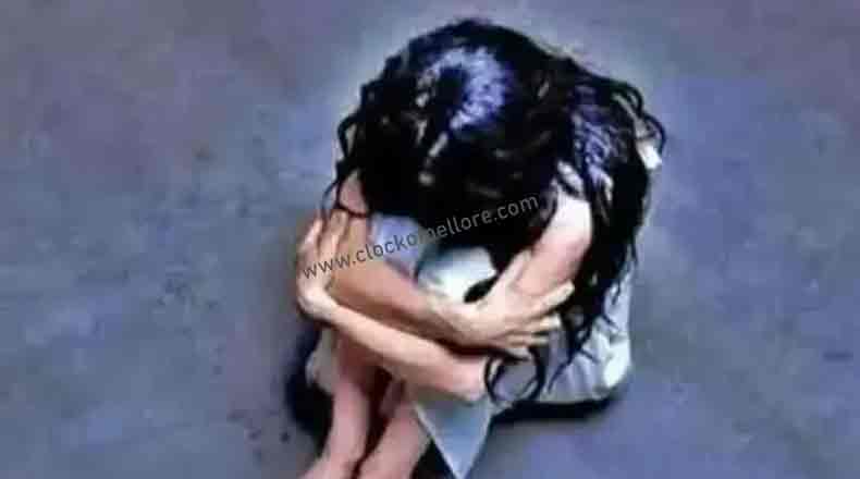 దారుణం.. బాలికపై తండ్రీకొడుకుల అత్యాచారం