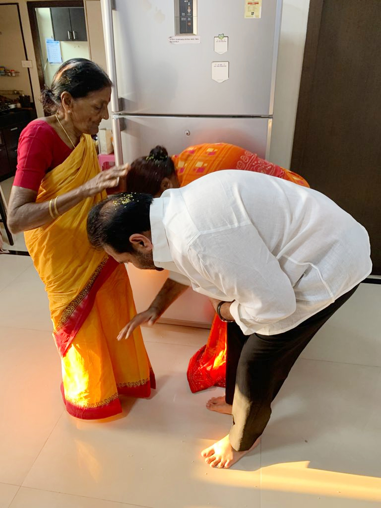 పెళ్లి రోజు… అత్తగారి ఆశీస్సులు అందుకున్న ఎమ్మెల్యే కోటంరెడ్డి దంపతులు