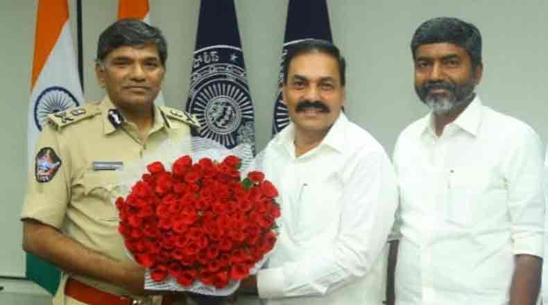 డిజిపిని కలిసిన సర్వేపల్లి ఎమ్మెల్యే కాకాణి గోవర్ధన్ రెడ్డి…