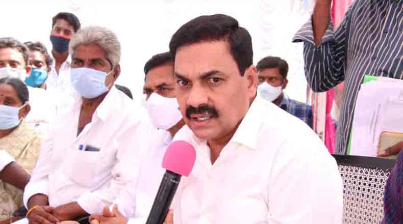 మండల విద్యాధికారిపై ఎమ్మెల్యే కాకాణి ఆగ్రహం… చర్యలు తప్పవని హెచ్చరిక