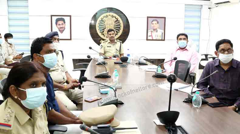 స్పందన ఫిర్యాదులపై ఎస్పీ వీడియో కాన్ఫరెన్స్… అధికారులకు పలు ప్రశ్నలు