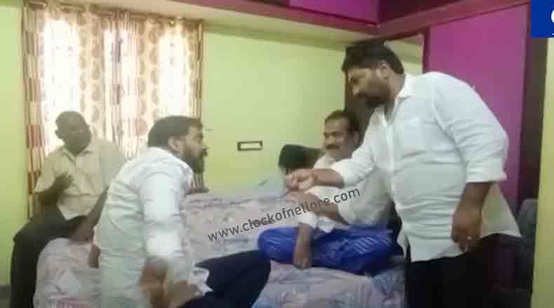 ఎమ్మెల్యే కోటంరెడ్డితో భేటీ అయిన మాజీ మంత్రి అనీల్… జోరుగా ఊహాగానాలు