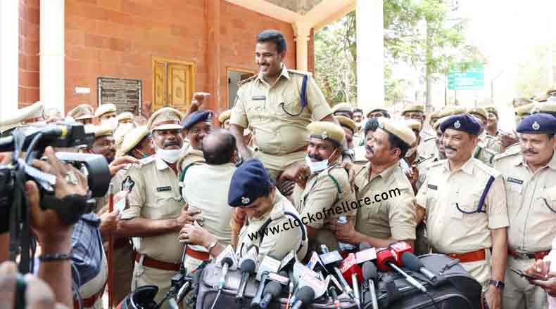 నెల్లూరు ఎస్పీకి జేజేలు పలికిన ఏఆర్ పోలీసులు.. సమసిన వివాదం