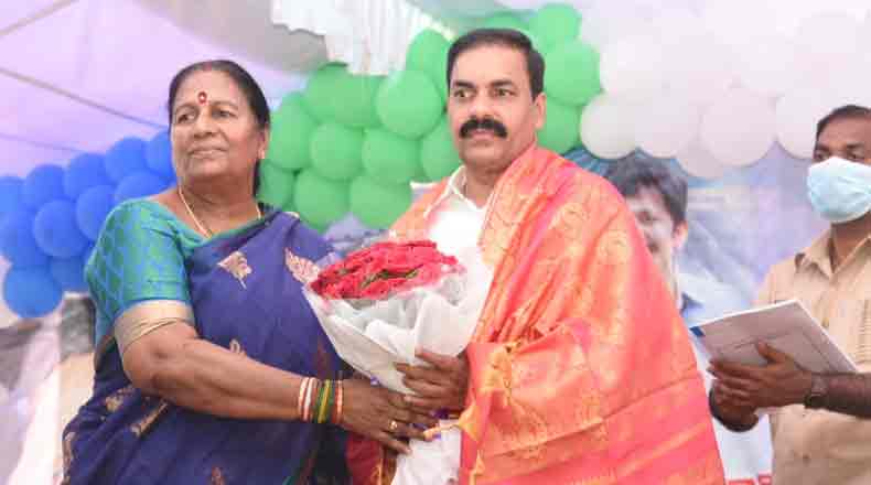 సంగం బ్యారేజీ పనులు పరిశీలించిన మంత్రి కాకాణి…