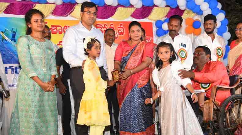 నెల్లూరు కార్పొరేషన్ స్కూల్ వార్షికోత్సవంలో పాల్గొన్న కలెక్టర్, మేయర్