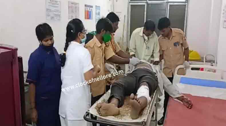 ఆత్మకూరు ఘటనపై చర్యలు – డ్యూటీ డాక్టర్, సూపరింటెండెంట్ కు నోటీసులు