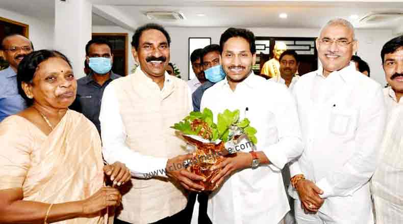 సిఎం జగన్ ను కలిసిన బీద మస్తాన్ రావు… రాజ్యసభకు ఎంపిక చేసినందుకు ధన్యవాదాలు