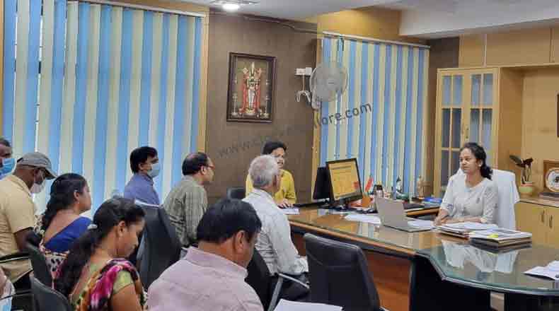 బయట చెత్త వేస్తే జరిమానా విధించండి – అధికారులకు కమిషనర్ ఆదేశం