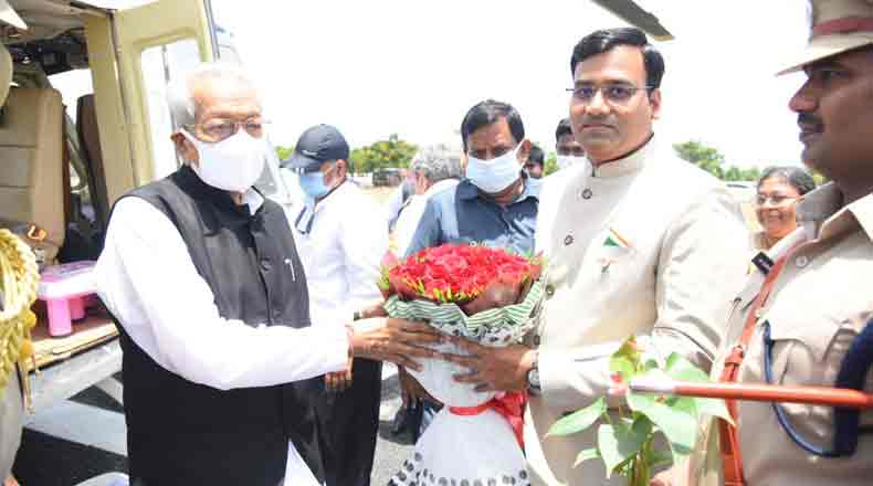 నెల్లూరులో రాష్ట్ర గవర్నర్… స్వాగతం పలికిన అధికారులు