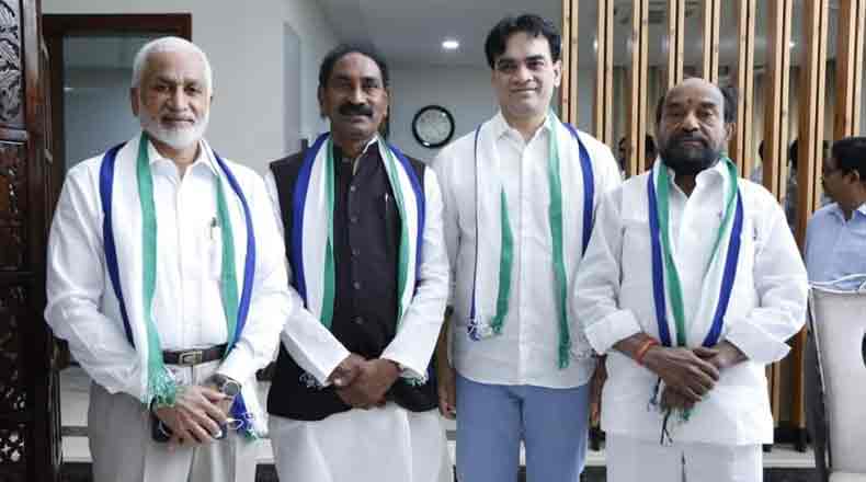 రాజ్యసభ స్థానాలకు వైసీపి అభ్యర్థుల నామినేషన్లు…