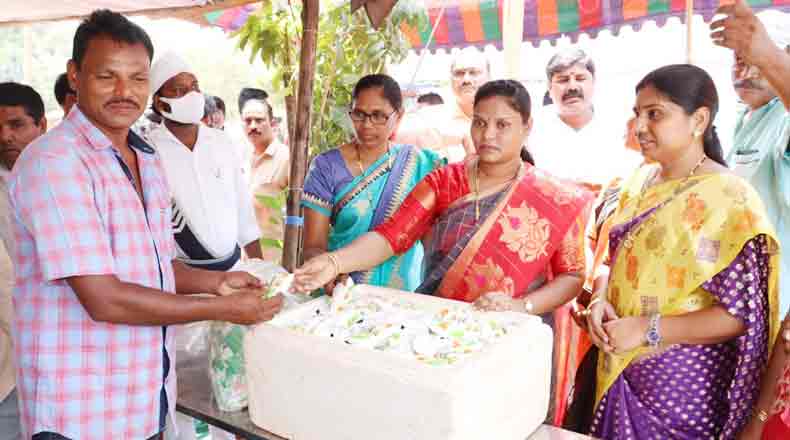 వనం ఫౌండేషన్ సేవలు “సమాజ ప్రగతికి కీలకం” – మేయర్ స్రవంతి