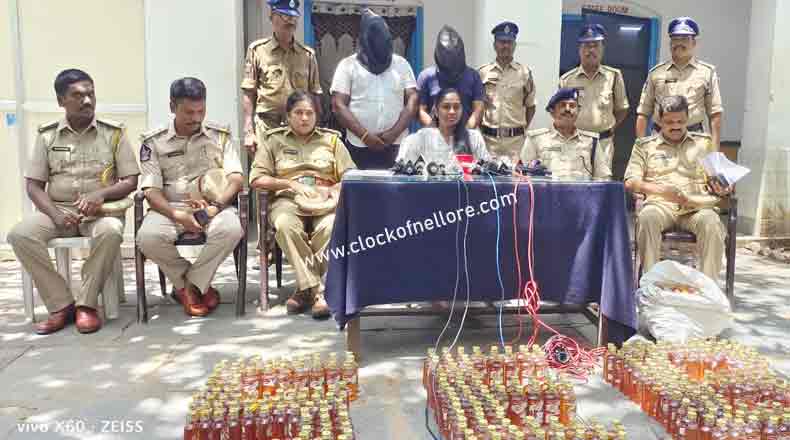 నెల్లూరులో గోవా మద్యం… 412 బాటిళ్ల సీజ్… ఇద్దరు అరెస్ట్