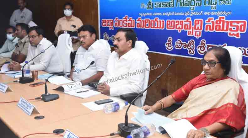 ఇరిగేషన్ ప్రాజెక్టులపై మంత్రి అంబటి సమీక్ష : అన్నీ పూర్తి చేస్తామని వెల్లడి