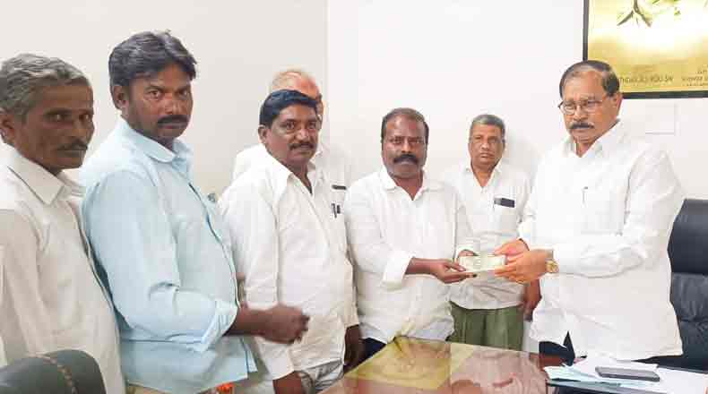 రాజమ్మకు 50వేల ఆర్ధిక సాయం చేసిన ఎంపి ఆదాలు… పవర్ లిఫ్టర్ కు అభినందన