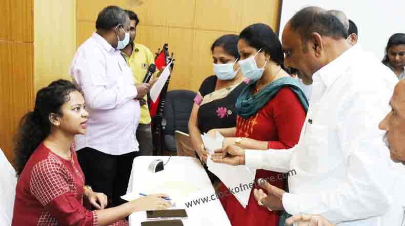 నిర్ధిష్ఠ గడువులోగా స్పందన అర్జీలకు పరిష్కారం – కమిషనర్ జాహ్నవి