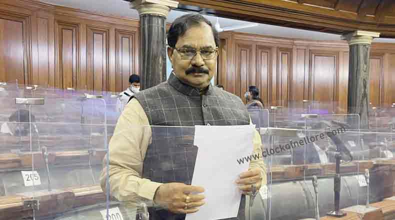 ఇళ్లల్లో పనిచేసే వారికి భీమా, పెన్షన్ : పార్లమెంటులో కేంద్రం ప్రకటన