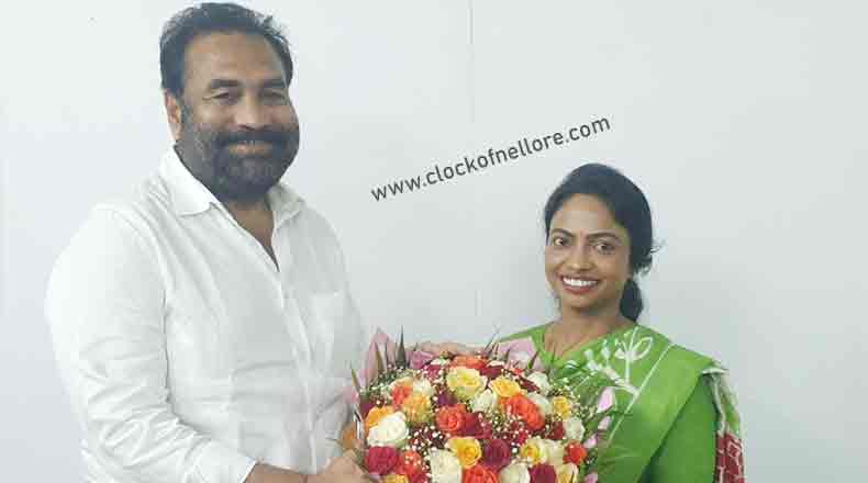 ఎమ్మెల్యే కోటంరెడ్డి, మేయర్ స్రవంతిని కలిసిన నూతన కమిషనర్ హరిత