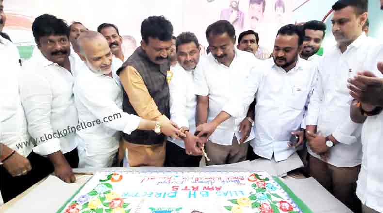 కడపలో ఘనంగా APNRTS డైరెక్టర్ ఇలియాజ్ జన్మదిన వేడుకలు