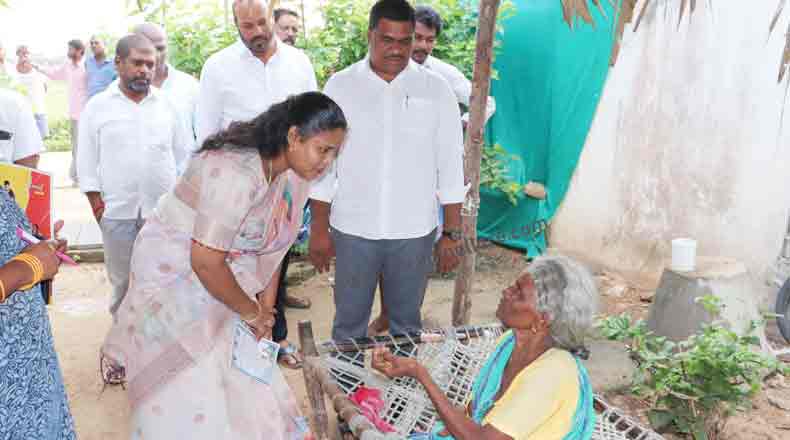 12వ డివిజన్ ను అభివృద్ధి పథంలో నడిపిస్తా : మేయర్ స్రవంతి