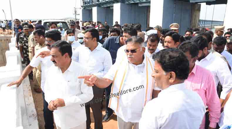 వచ్చే నెల మొదటి వారంలో బ్యారేజీలు ప్రారంభం : మంత్రులు అంబటి, కాకాణి