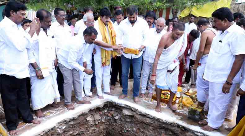 మూలాపేట శివాలయంలో అన్న ప్రసాద మండపం – శంఖుస్థాపన చేసిన అనీల్