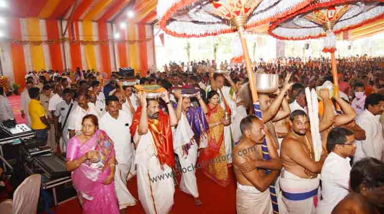 శ్రీవారి అభిషేక సేవతో పులకించిన నెల్లూరు భక్తజనం…