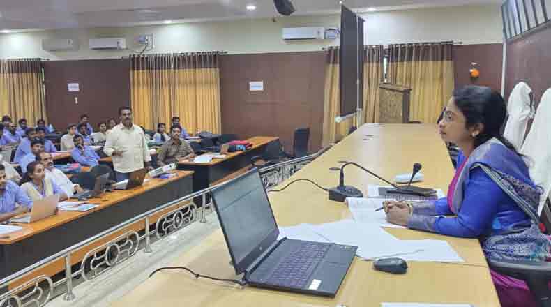 ప్రణాళికాబద్ధంగా రీ సర్వే పూర్తి చేయండి – కమిషనర్ హరిత