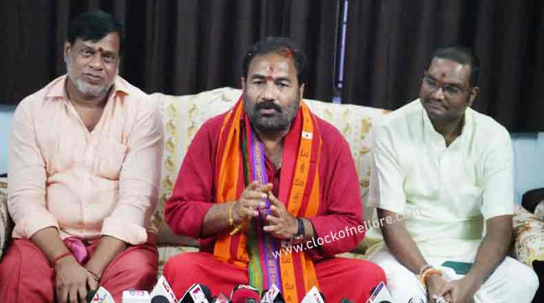 రాజరాజేశ్వరి అమ్మవారి దేవస్థానం : ఆదివారం నుండి విఐపి పాసులు రద్దు