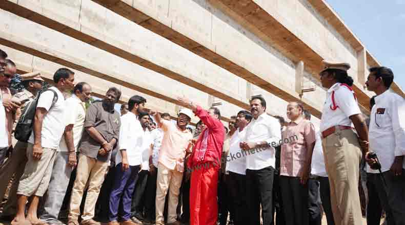 ఈనెల 25 నుంచి రాకపోకలు యధాతథం : ఫ్లై ఓవర్ పనులు పరిశీలించిన కోటంరెడ్డి