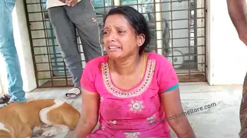 ప్రియుడి గొంతు కోసిన ప్రియురాలు : నెల్లూరు జిల్లాలో ఘటన