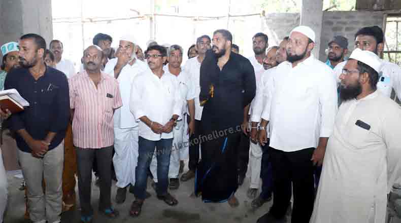 ఘోష హాస్పిటల్ పనులు పరిశీలించిన మాజీ మంత్రి అనీల్