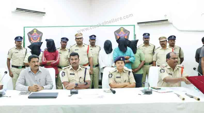 తల్లిదండ్రుల హత్యకు సుపారీ ఇచ్చిన కసాయి కొడుకు : అరెస్ట్ చేసిన పోలీసులు