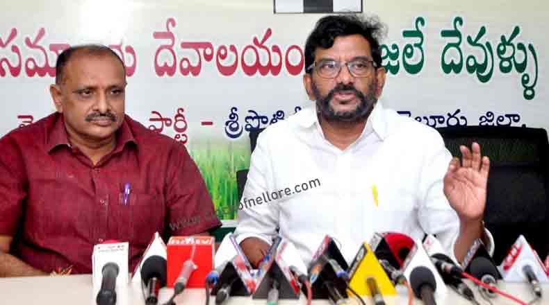 సివిల్ సప్లై కుంభకోణంలో జిల్లా మంత్రి హస్తం : ఆరోపించిన సోమిరెడ్డి