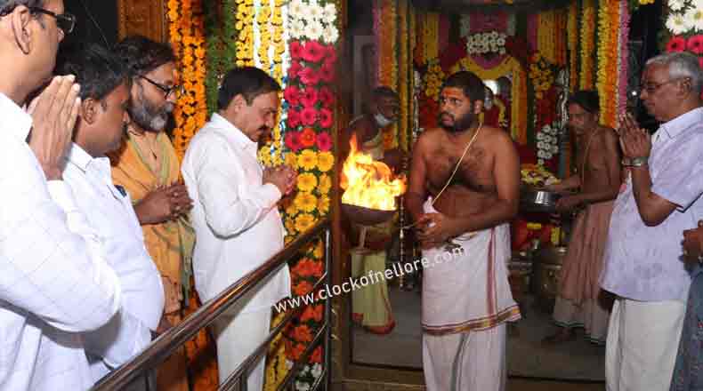 గొలగమూడిలో ఉచిత ఆశ్రమ వైద్యశాల : ప్రారంభించిన మంత్రి కాకాణి