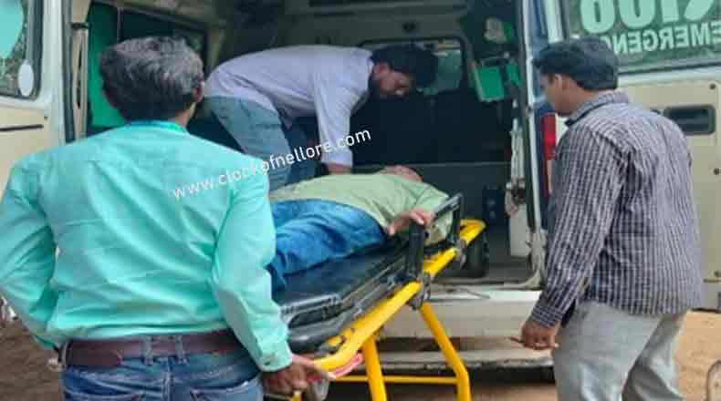 విఆర్ లా కళాశాలలో గందర గోళం : తనపై దాడి జరిగిందన్న లెక్చరర్
