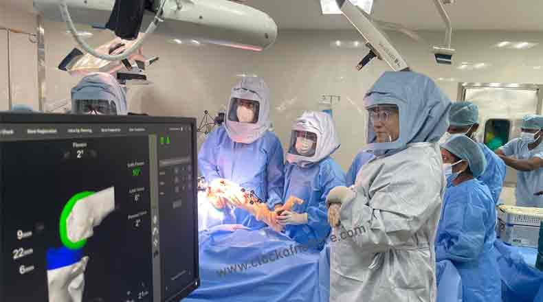 నెల్లూరు అపోలో హాస్పిటల్ లో అందుబాటులోకి వచ్చిన మోకాలి రోబోటిక్ సర్జరీ