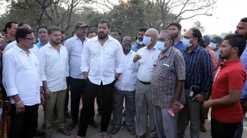 పెద్దల పండుగ ఏర్పాట్లను పరిశీలించిన మాజీ మంత్రి అనీల్