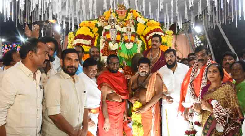 మాజీ మంత్రి అనీల్ ఆధ్వర్యంలో నెల్లూరులో ఘనంగా కనుమ తెప్పోత్సవం