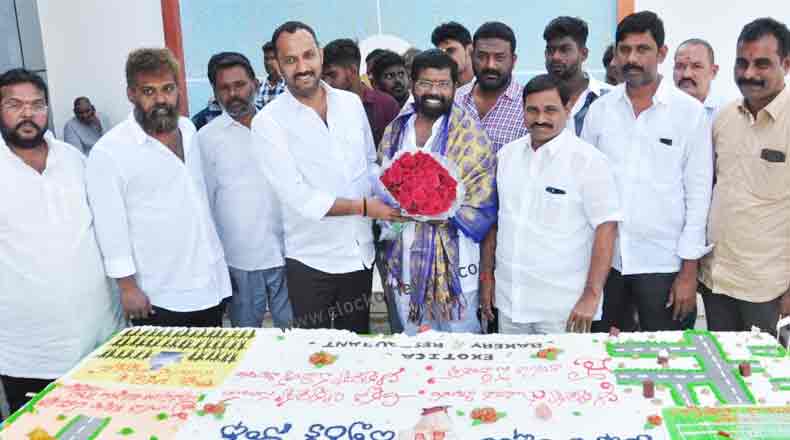 ఘనంగా నుడా ఛైర్మైన్ ముక్కాల ద్వారకానాథ్ జన్మదిన వేడుకలు