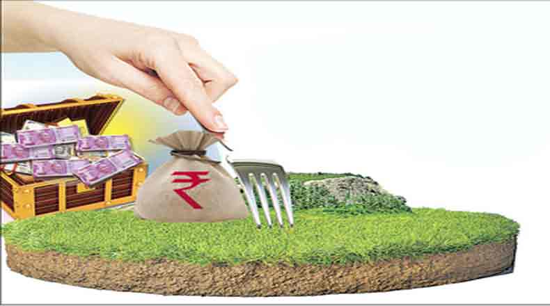 రెవెన్యూలో అవినీతి జలగలు : ప్రభుత్వ భూమిని ప్రభుత్వానికే అమ్మిన ఘనులు