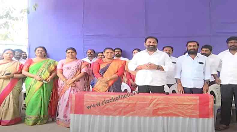 ఊపిరి ఉన్నంత వరకూ శ్రీధర్ రెడ్డితోనే : స్పష్టం చేసిన మేయర్, కార్పొరేటర్లు