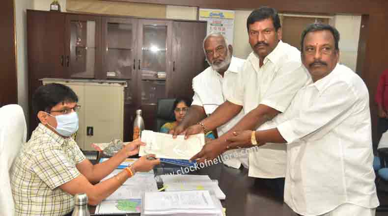 స్థానిక సంస్థల ఎమ్మెల్సీ రేసులో బంగారం పేట సర్పంచ్ : నామినేషన్ దాఖలు