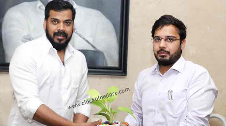 ఎమ్మెల్యే అనీల్ ను కలిసిన నెల్లూరు కమిషనర్ వికాస్ మర్మట్
