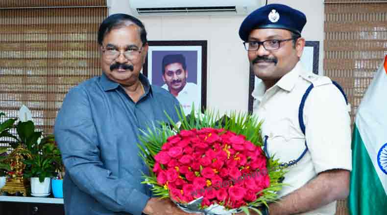 ఎస్పీ తిరుమలేశ్వర్ రెడ్డిని కలిసిన నెల్లూరు ఎంపి ఆదాల