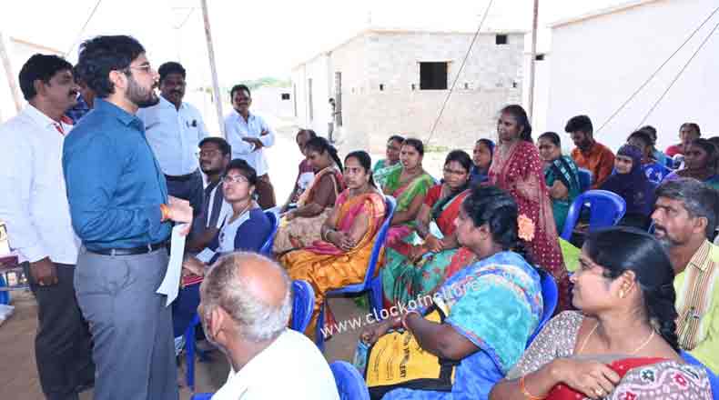 జగనన్న కాలనీ ఇళ్ల రుణమేళ : హాజరైన కమిషనర్ వికాస్ మర్మట్