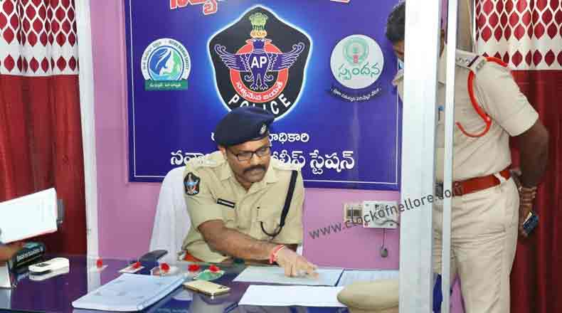 నవాబుపేట పోలీస్ స్టేషన్ ను తనిఖీ చేసిన ఎస్పీ తిరుమలేశ్వర్ రెడ్డి
