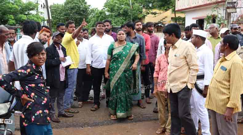 12వ డివిజన్ లో మేయర్ స్రవంతి పర్యటన : సమస్యల పరిష్కారానికి ఆదేశాలు