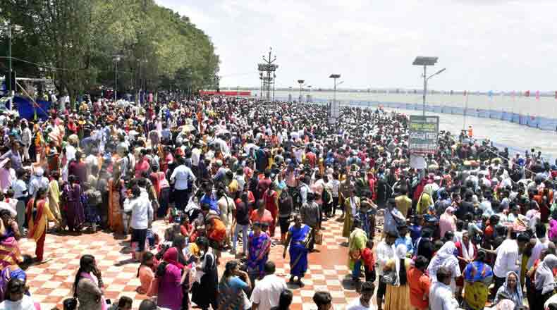 నెల్లూరులో ఘనంగా రొట్టెల పండుగ ప్రారంభం : పోటెత్తిన భక్త జనం