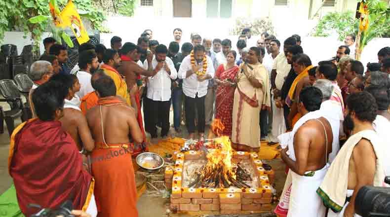 చంద్రబాబుకు ప్రతిబంధకాలన్నీ తొలగిపోవాలి : యాగం నిర్వహించిన కోటంరెడ్డి