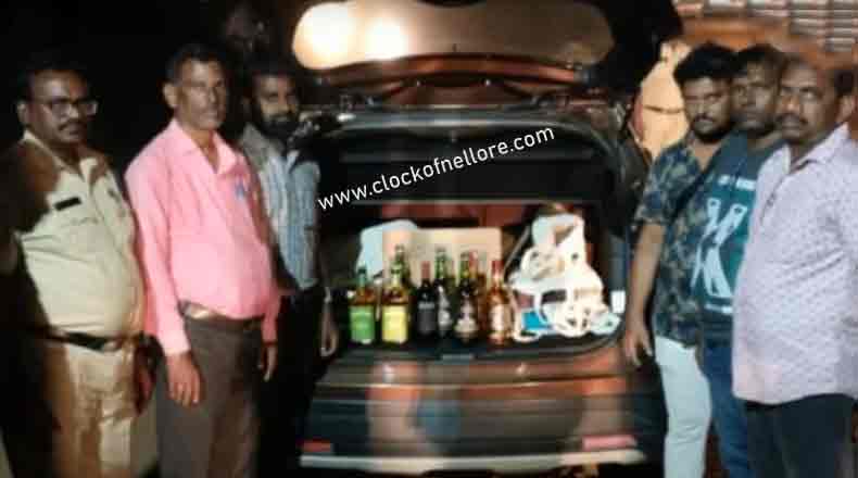 తడ చెక్ పోస్టులో తనిఖీలు – 9 లీటర్ల విదేశీ మద్యం సీజ్